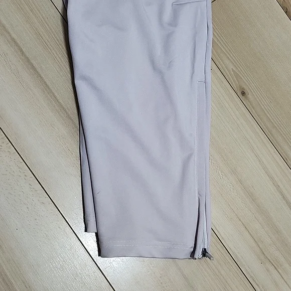 Amazon essentials pant - Picture 9 of 10